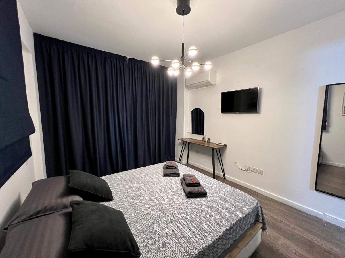 Fat Cow Apartments Larnaca Buitenkant foto