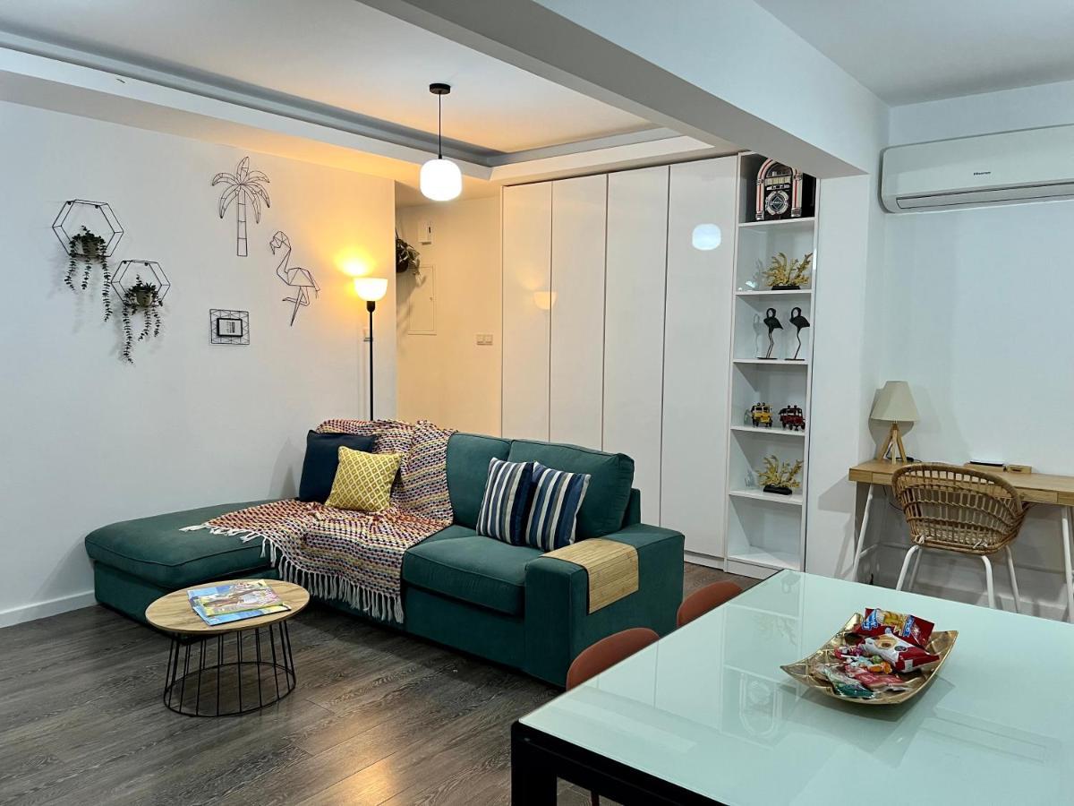 Fat Cow Apartments Larnaca Buitenkant foto