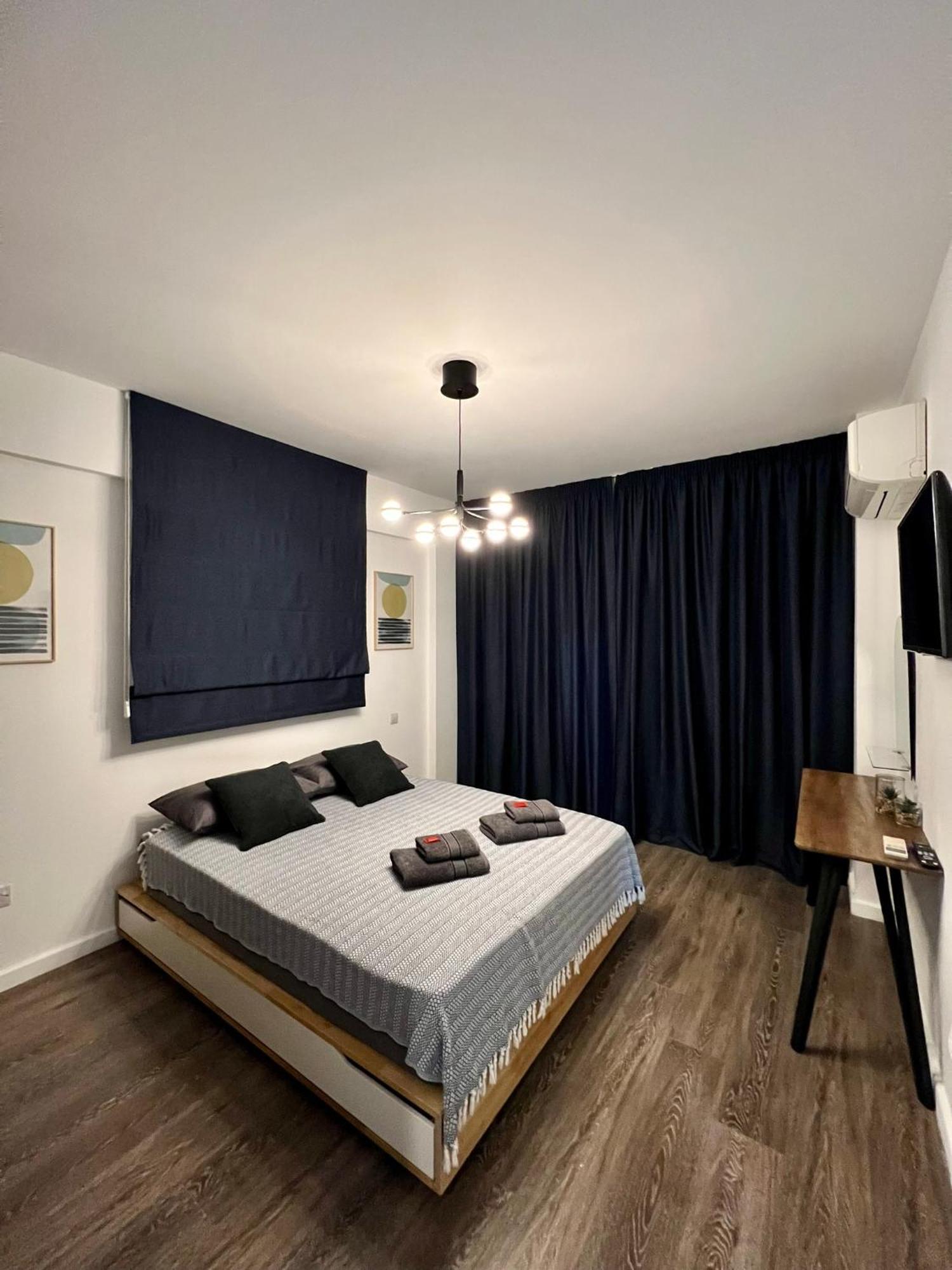 Fat Cow Apartments Larnaca Buitenkant foto