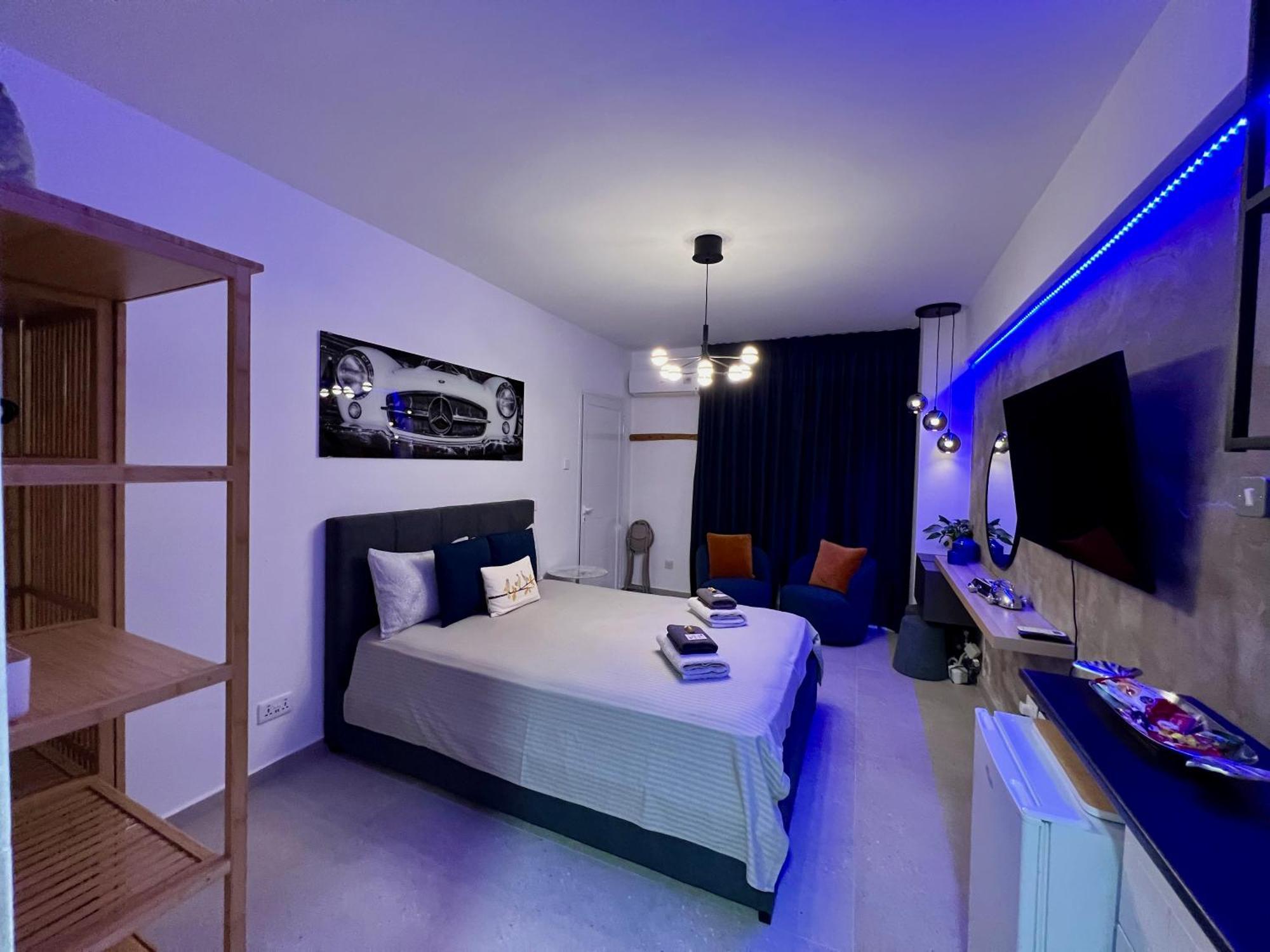 Fat Cow Apartments Larnaca Buitenkant foto