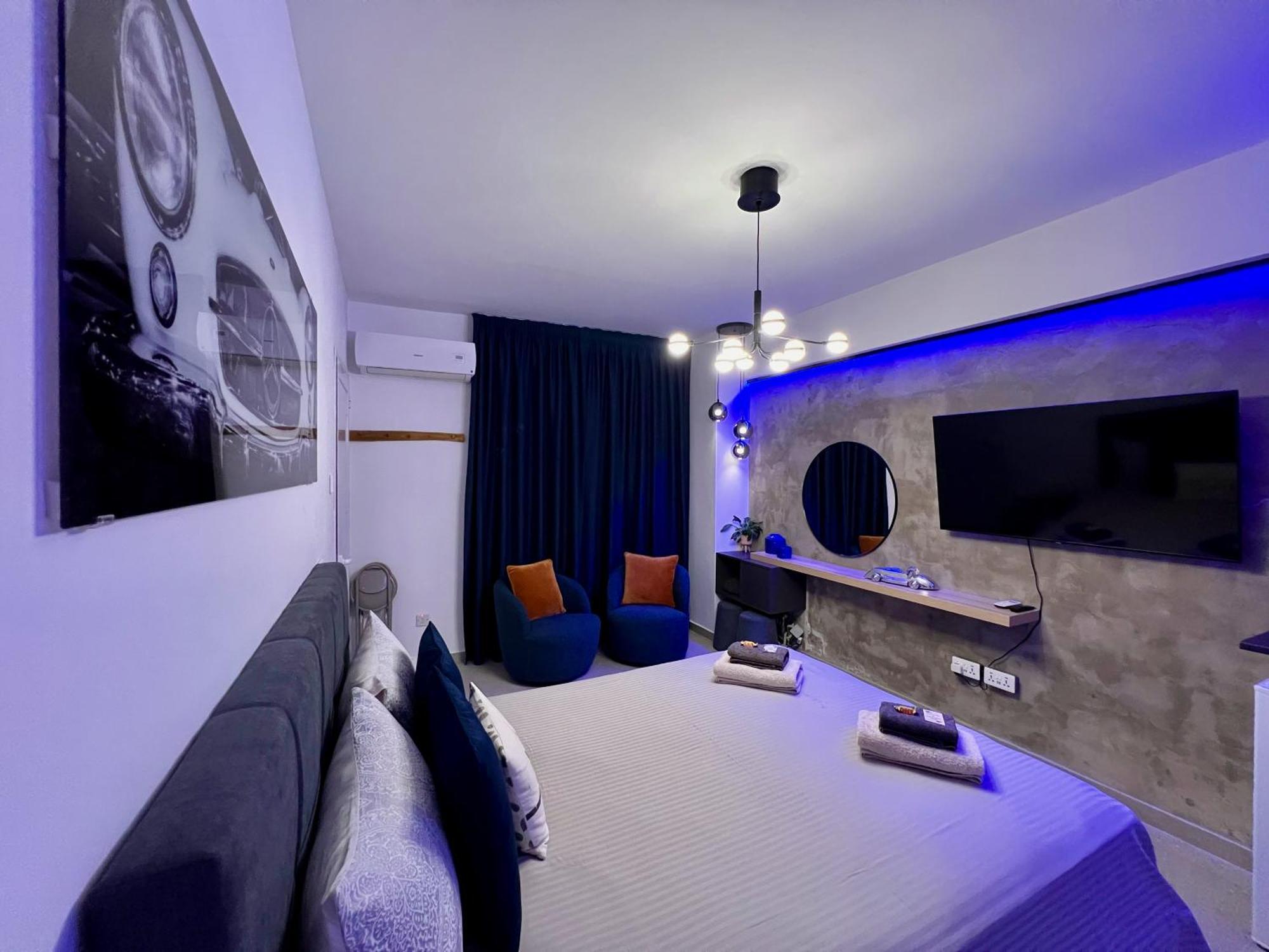Fat Cow Apartments Larnaca Buitenkant foto