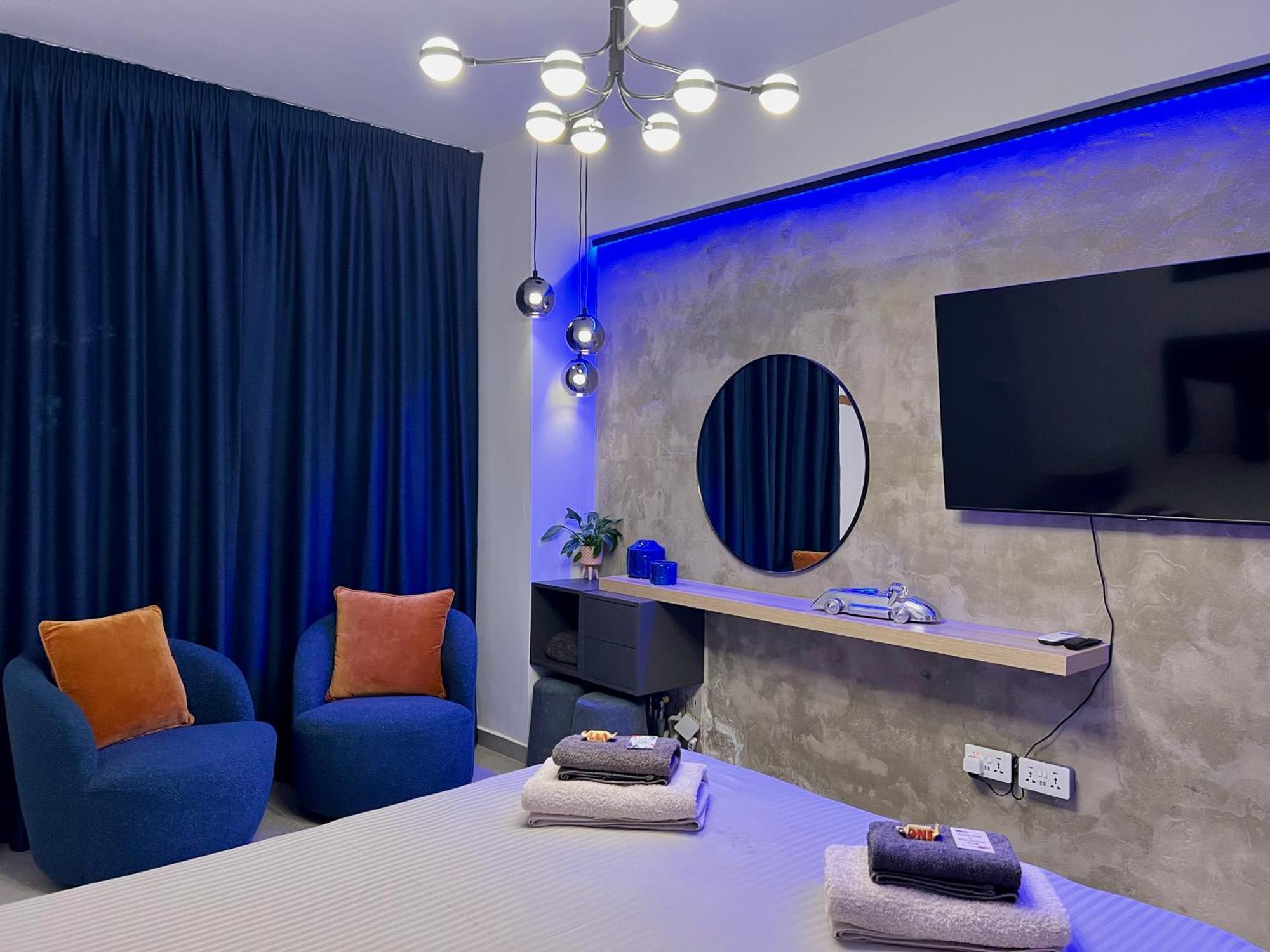 Fat Cow Apartments Larnaca Buitenkant foto